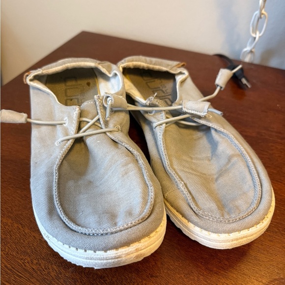 Hey Dude Women's Wendy Chambray Lace-Up Loafer - Picture 3 of 7